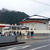 28日に複合型ＳＳとして全面オープンする広島県安芸高田市のふれあい市・裏の白壁の建屋が食料・日用品店舗