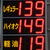 １３０円台後半の表示が増えてきた東北市場（22日、仙台市内フル）