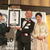ギネス世界一の認定証を授与された竹内会長（中央）と千鶴子夫人（右）