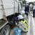トラックから軽油を抜き取る広島県西部県税事務所職員