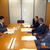 藤田議員（左）に業界の窮状を直接訴える谷口会長、高橋支部長、兼岩顧問（右奥から）