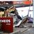 坂爪石油店は台風の被害を受けたが㊤、現在は無事に復旧している㊦