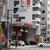 東京ミッドタウン目前に立地する丸新石油の六本木ＳＳ。通行者からも多くの視線を集める