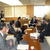松本大臣（写真奥中央）に価格表示の実態を説明