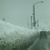 除雪の進んだ道路脇は高さ２メートルの雪の壁に（１０日午後４時・福井市郊外）