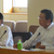 総会に出席した（左から）鈴木理事長と今井専務理事