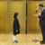 全石連賞受賞の２人を表彰する矢島副会長（右２人目）