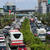 外出増で混雑する都内の主要幹線道路（３日日午前、東名東京ＩＣ付近）