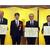 戸邊千広東北経済産業局長（左から２番目）から表彰を受けた（左から）遠藤、板垣、金山各氏