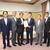 要望書を手交する加藤大臣（右３人目）と逢沢会長（右４人目）